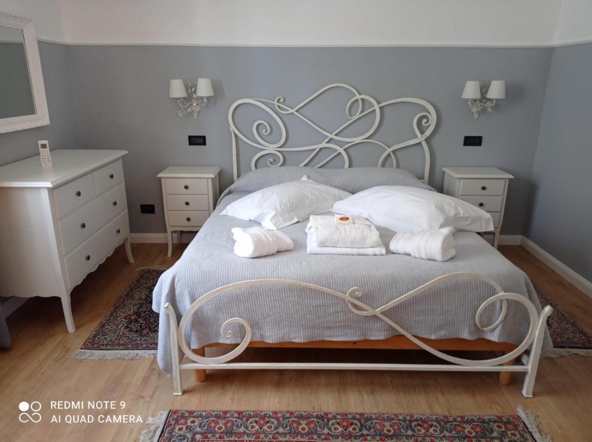 ライグエーリア Il Nido Rifatto Bed & Breakfast エクステリア 写真